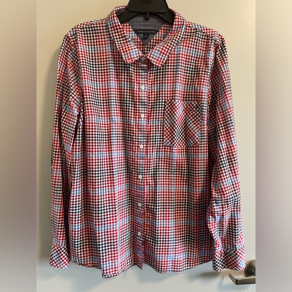 Tommy Hilfiger plaid long sleeve button down. Size XXL.